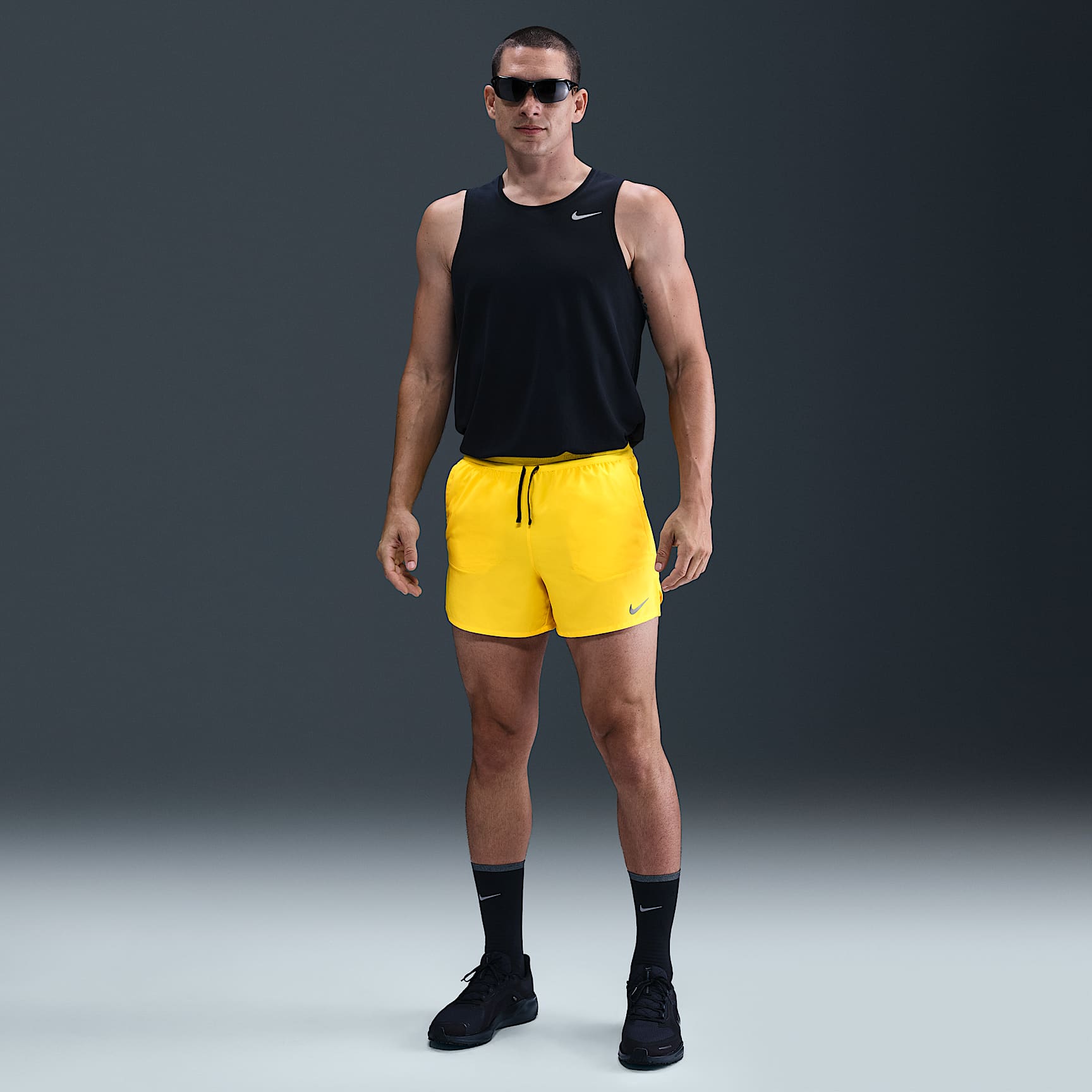 Shorts de correr Dri-FIT de 13 cm con forro de ropa interior para hombre Nike Stride