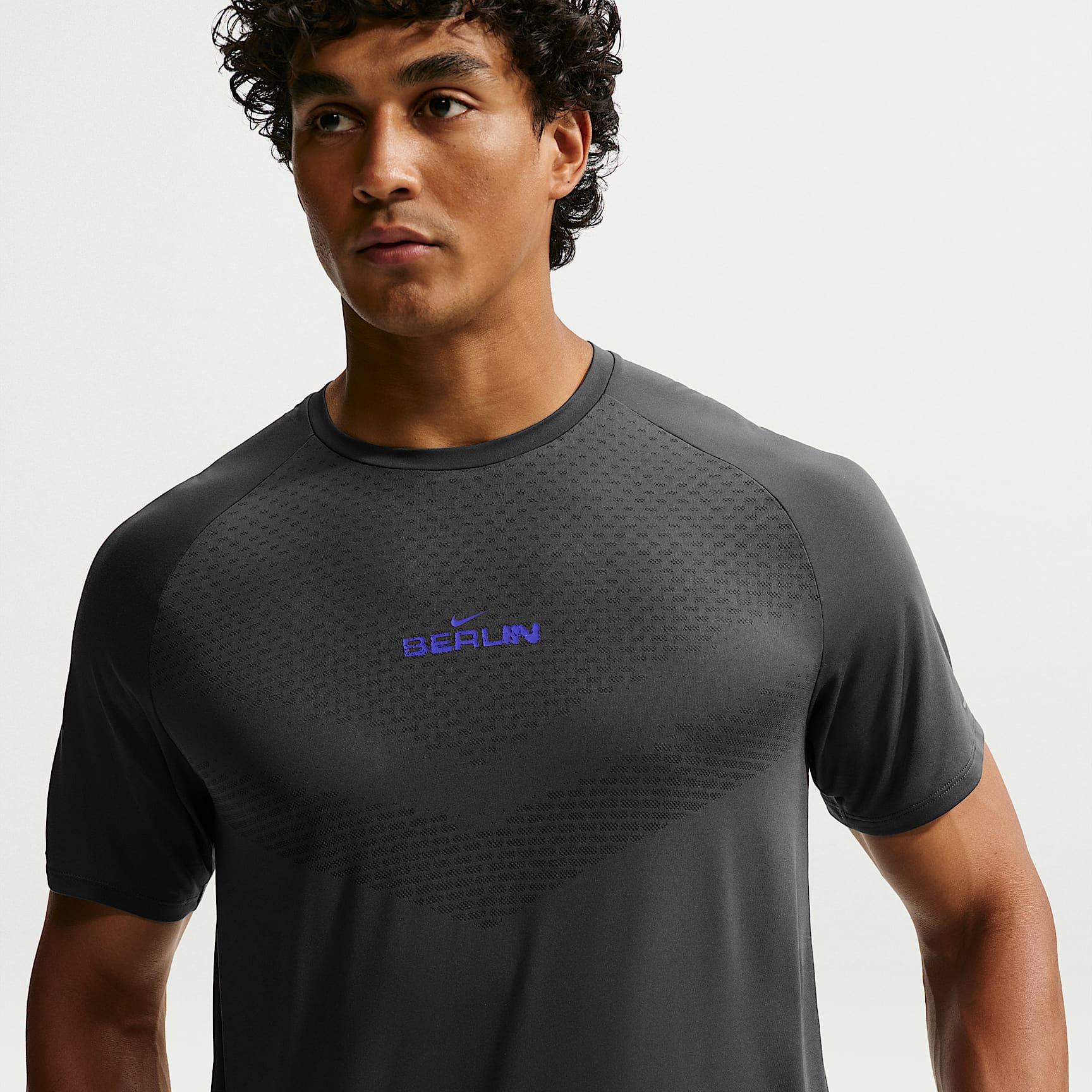 Ανδρική κοντομάνικη μπλούζα Dri-FIT ADV για τρέξιμο Nike Stride