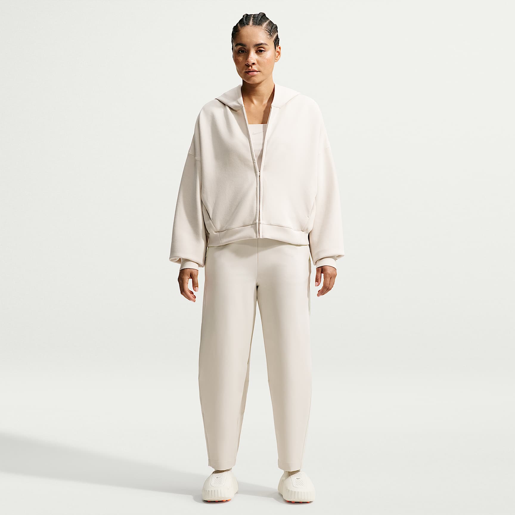 Nike 24.7 PerfectStretch Women's Dri-FIT High-Waisted Loose Barrel-Leg Trousers