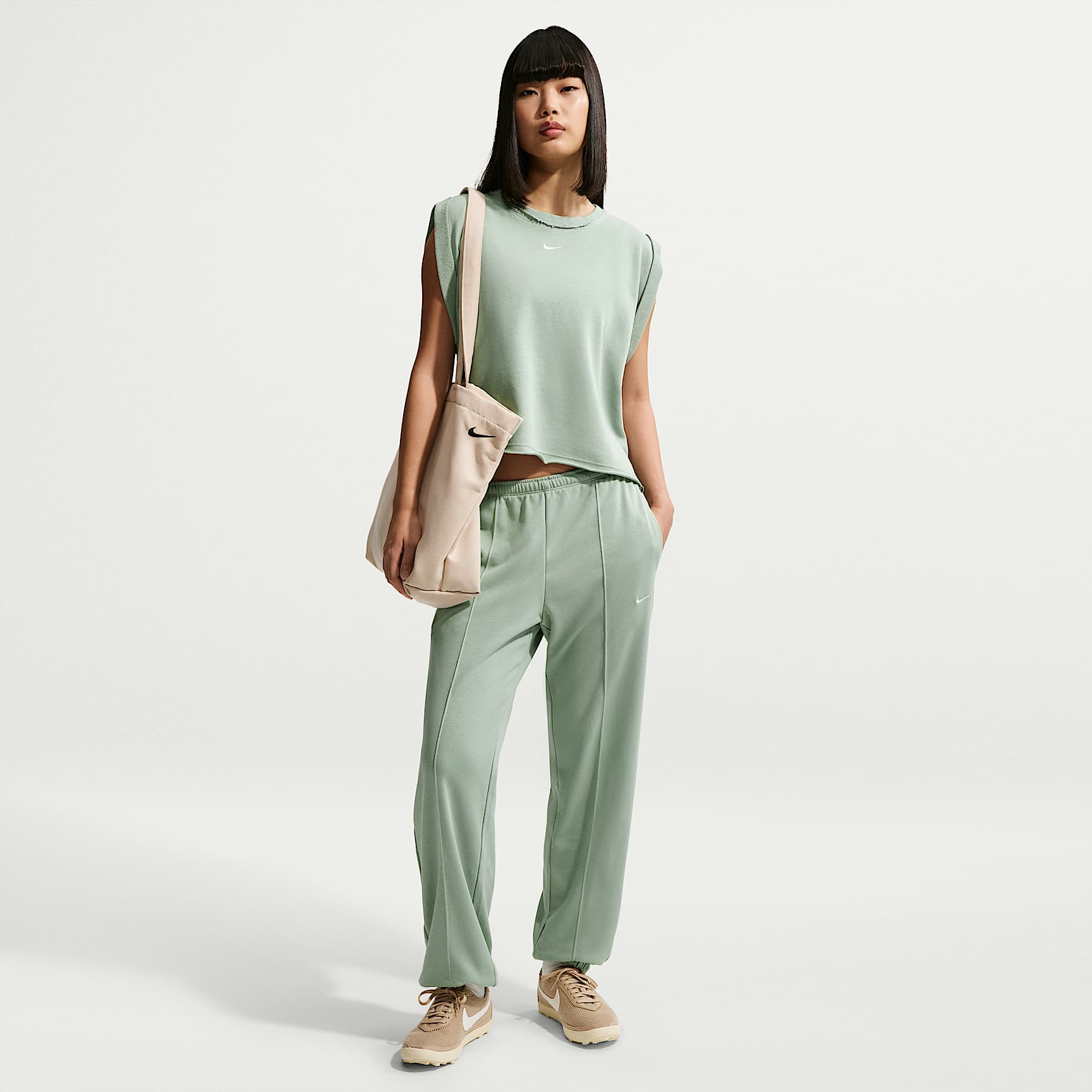 Joggers de French Terry de tiro medio para mujer Nike Sportswear Chill Terry