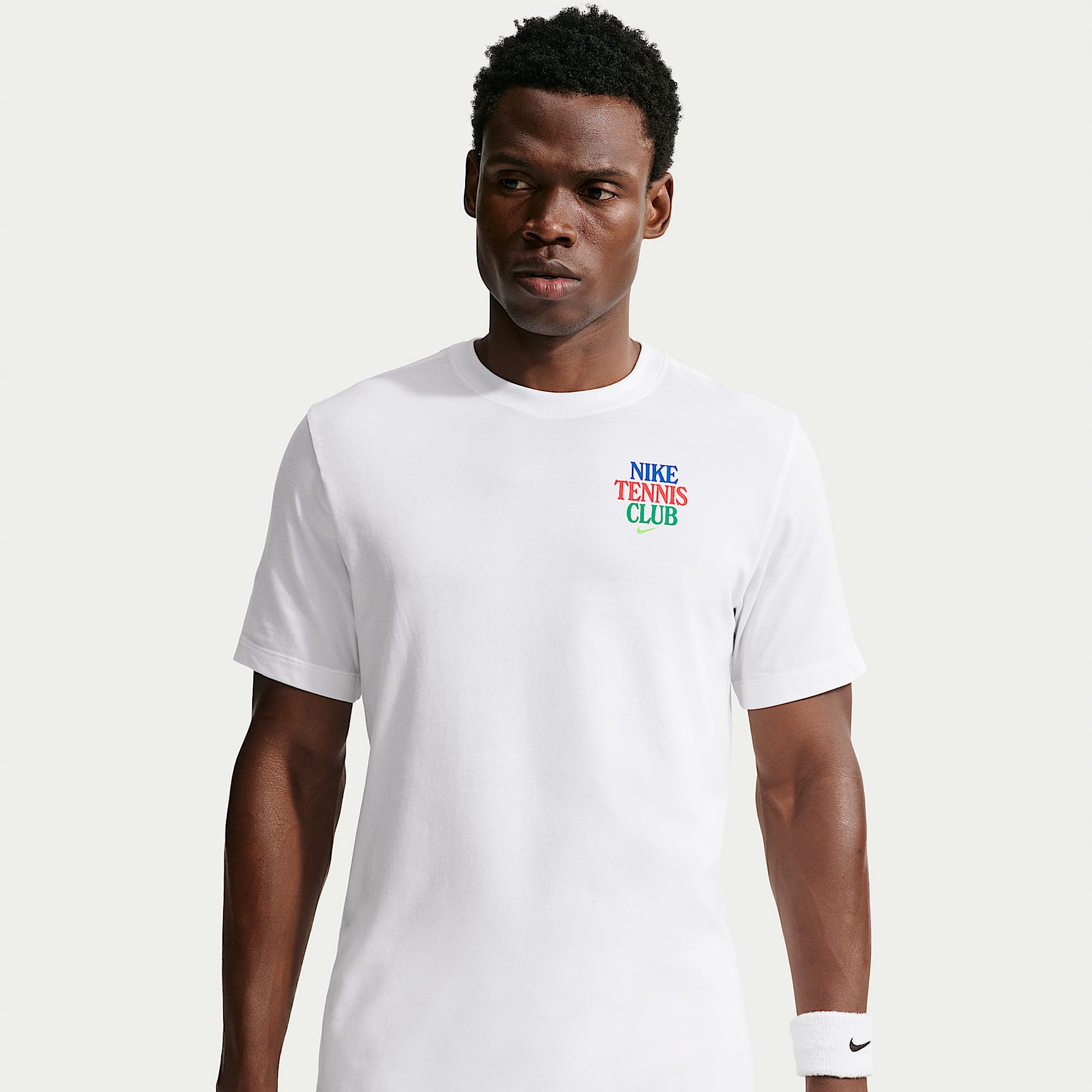 T-shirt da tennis Dri-FIT NikeCourt – Uomo