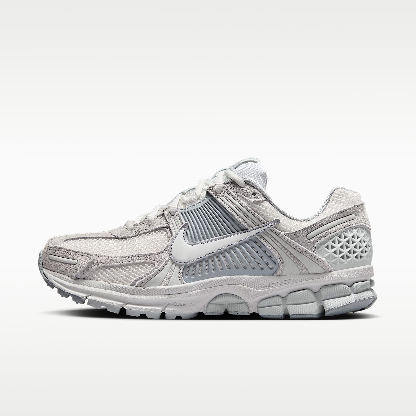 ナイキ ズーム ボメロ 5 ウィメンズシューズ リフレクティブ (再帰反射) アクセント付き