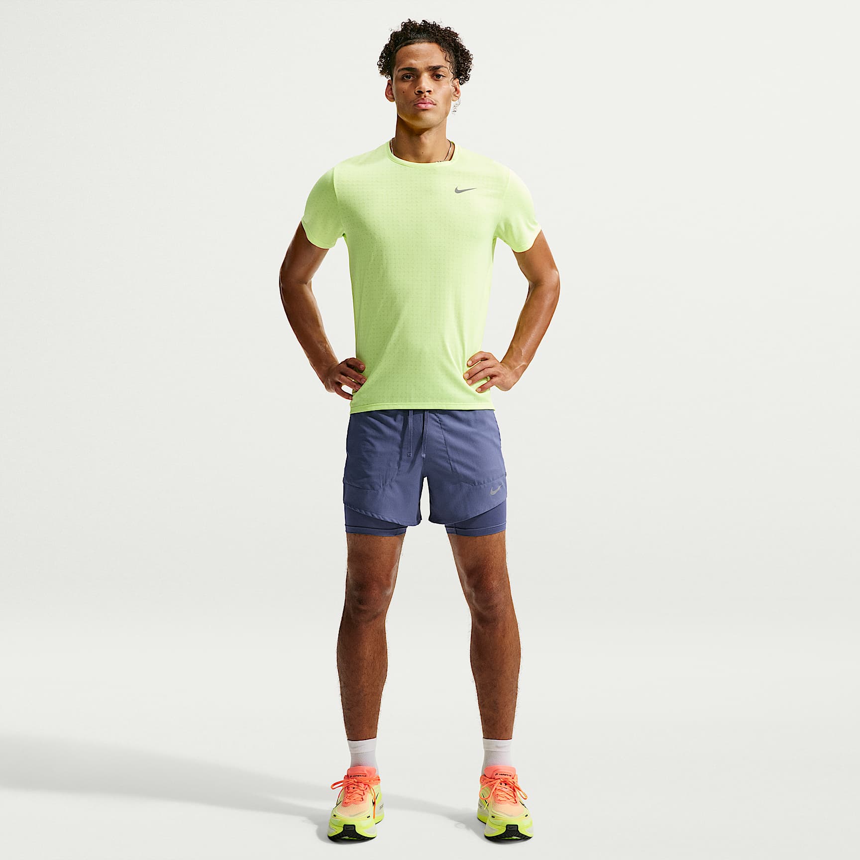 Ανδρικό υβριδικό σορτς για τρέξιμο Dri-FIT Nike Stride 13 cm