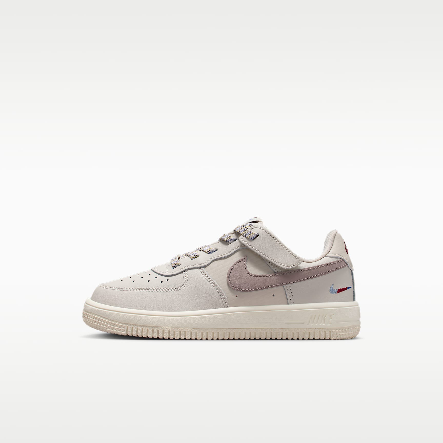 Nike Force 1 Low LV8 EasyOn Younger Kids' Shoes