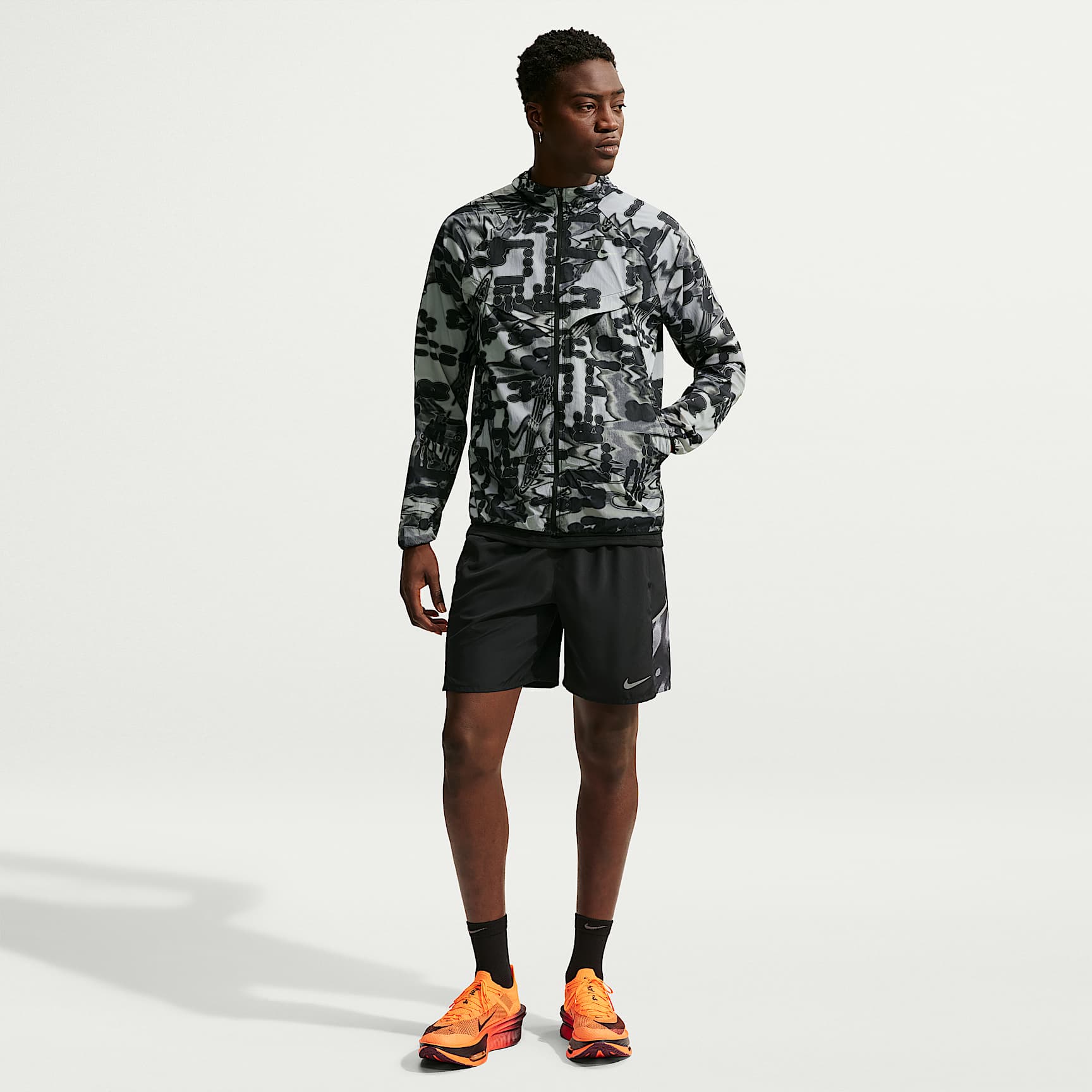 Giacca da running stampata con protezione UV Repel Nike Stride – Uomo