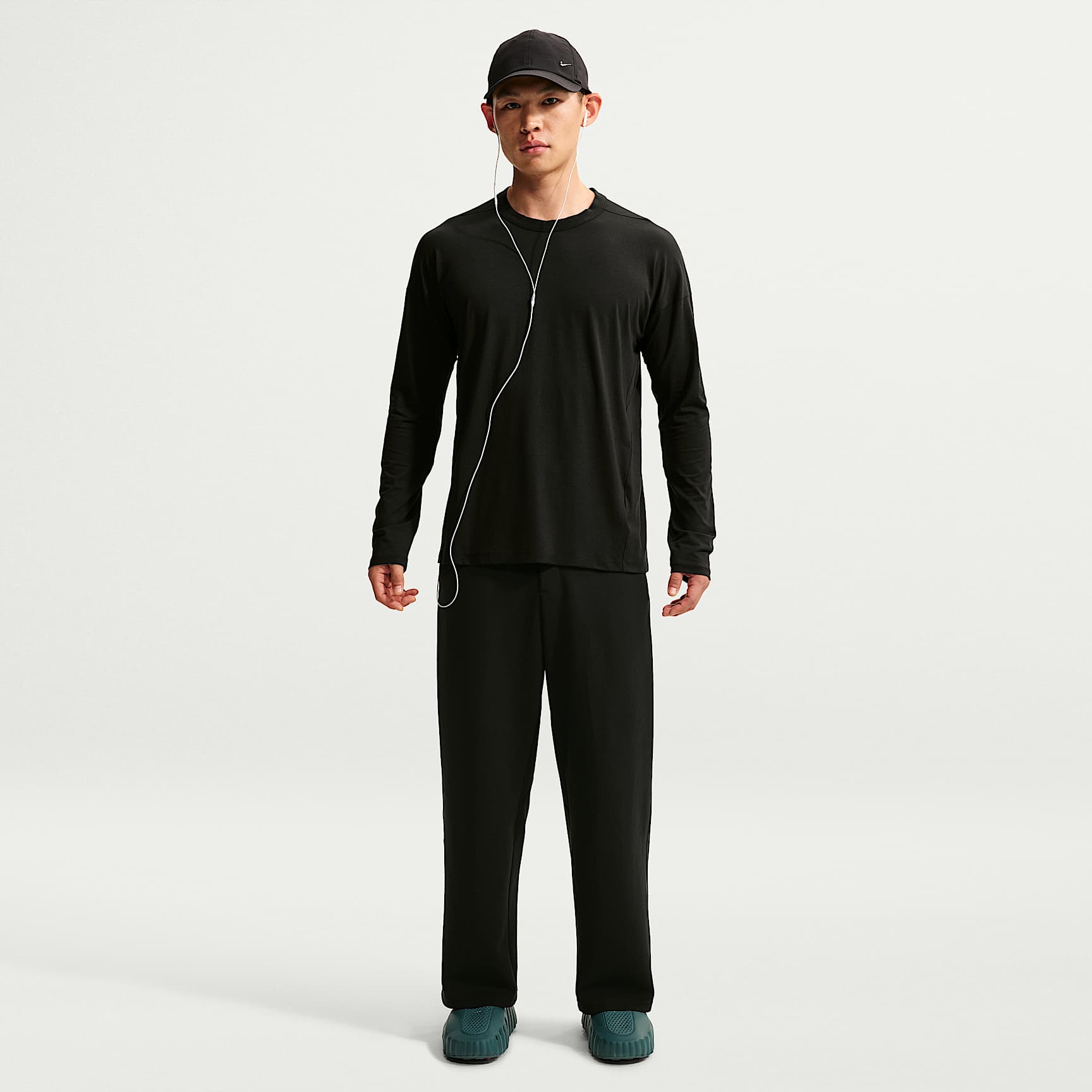 Nike 24.7 ImpossiblySoft Men's Dri-FIT Straight-Leg Trousers