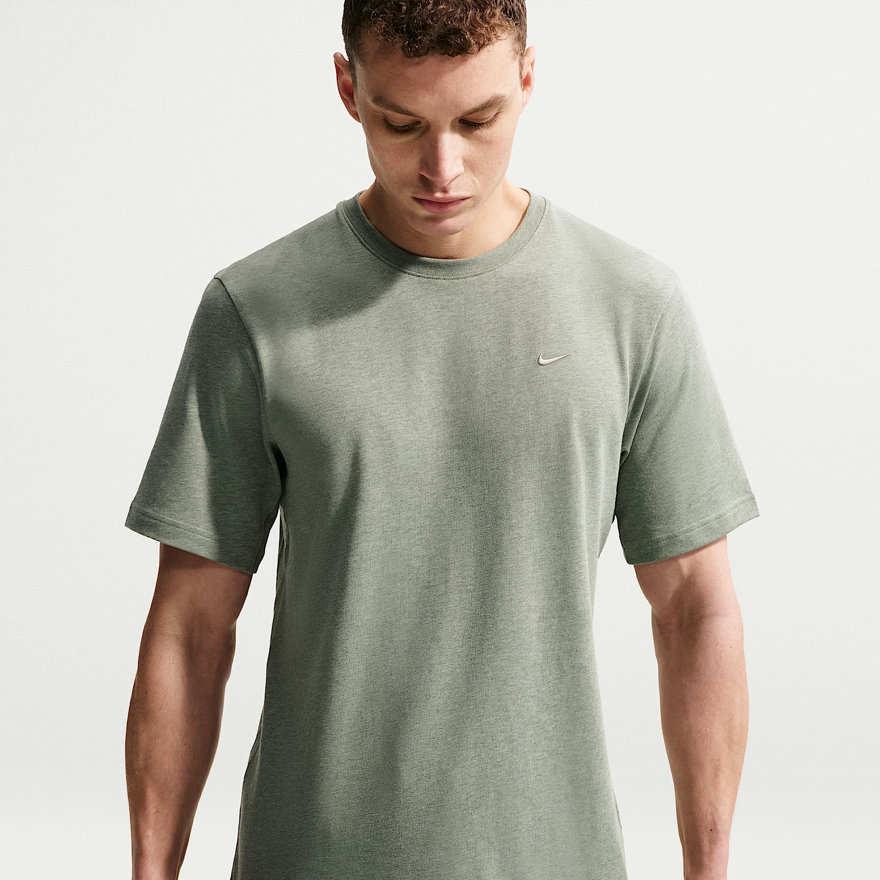 Nike Primary Men's Dri-FIT Short-Sleeve Versatile Top