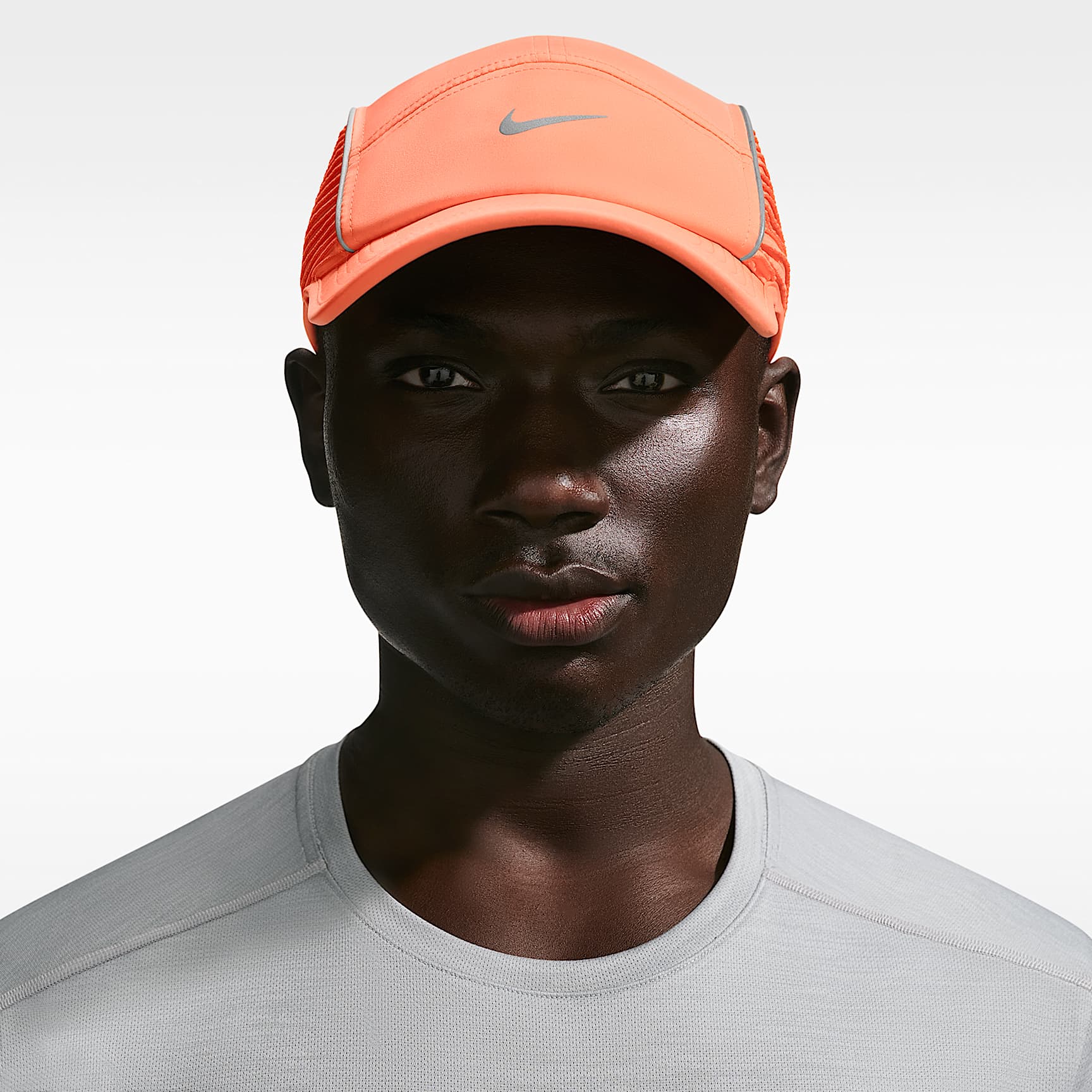 나이키 드라이 핏 ADV 플라이 언스트럭처 에어로빌 에어로어댑트 캡