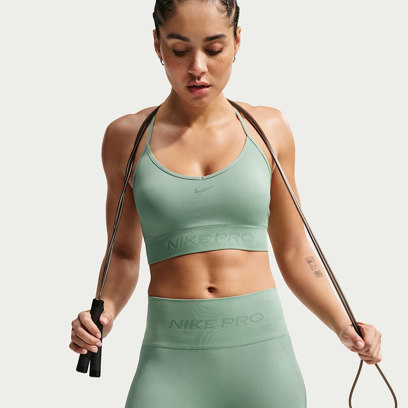 Bra deportivo de baja sujeción con almohadillas para mujer Nike Pro Seamless