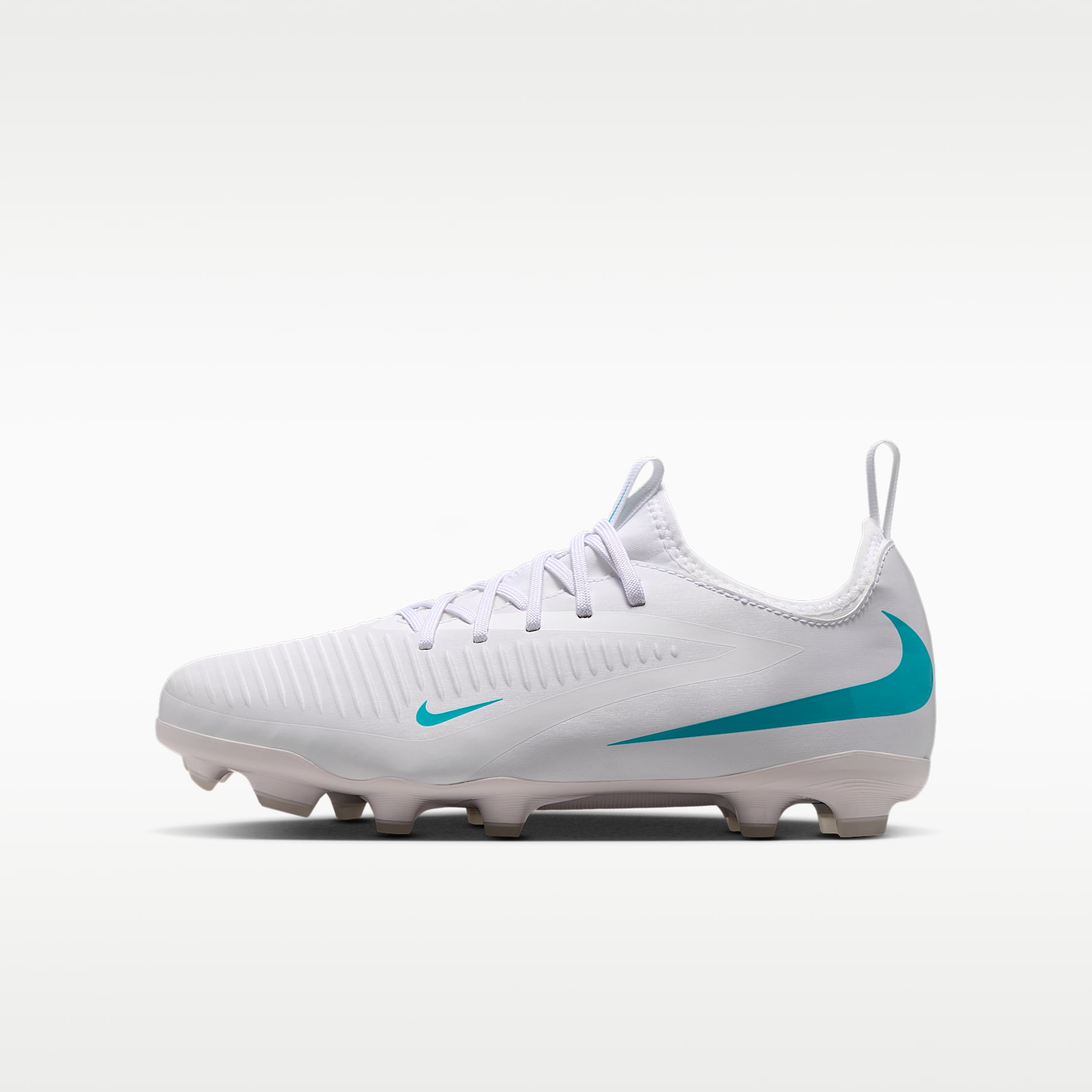 Nike Jr. Phantom 6 Low Academy Big Kids' Multi-Ground Soccer Cleats