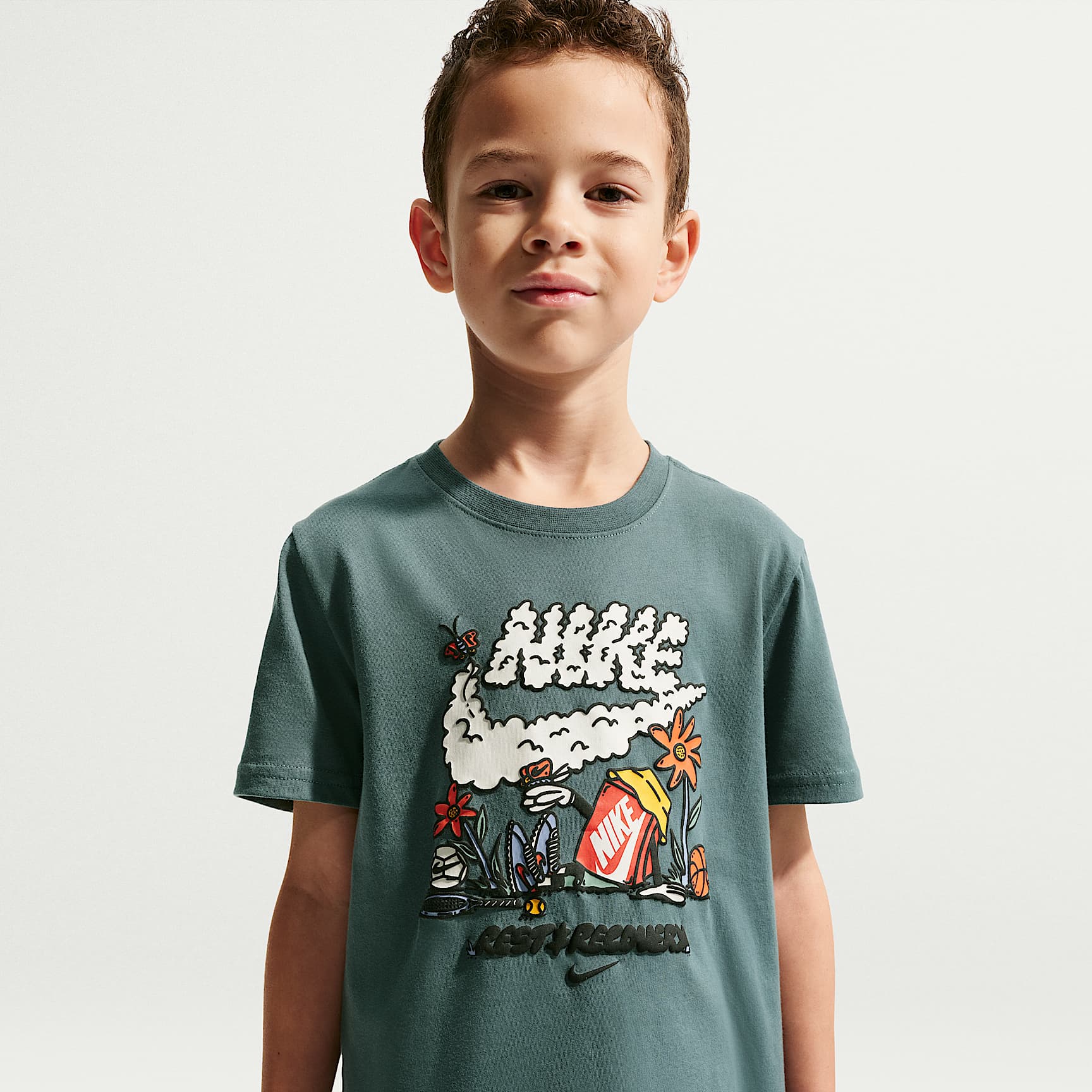 Playera para niños talla pequeña Nike "Rest And Recovery"