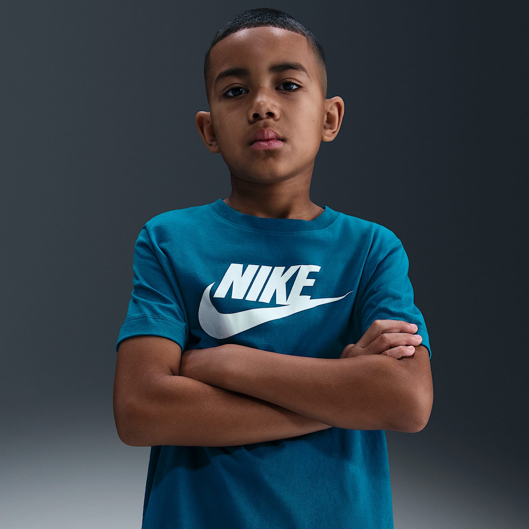Playera para niños talla grande Nike Sportswear