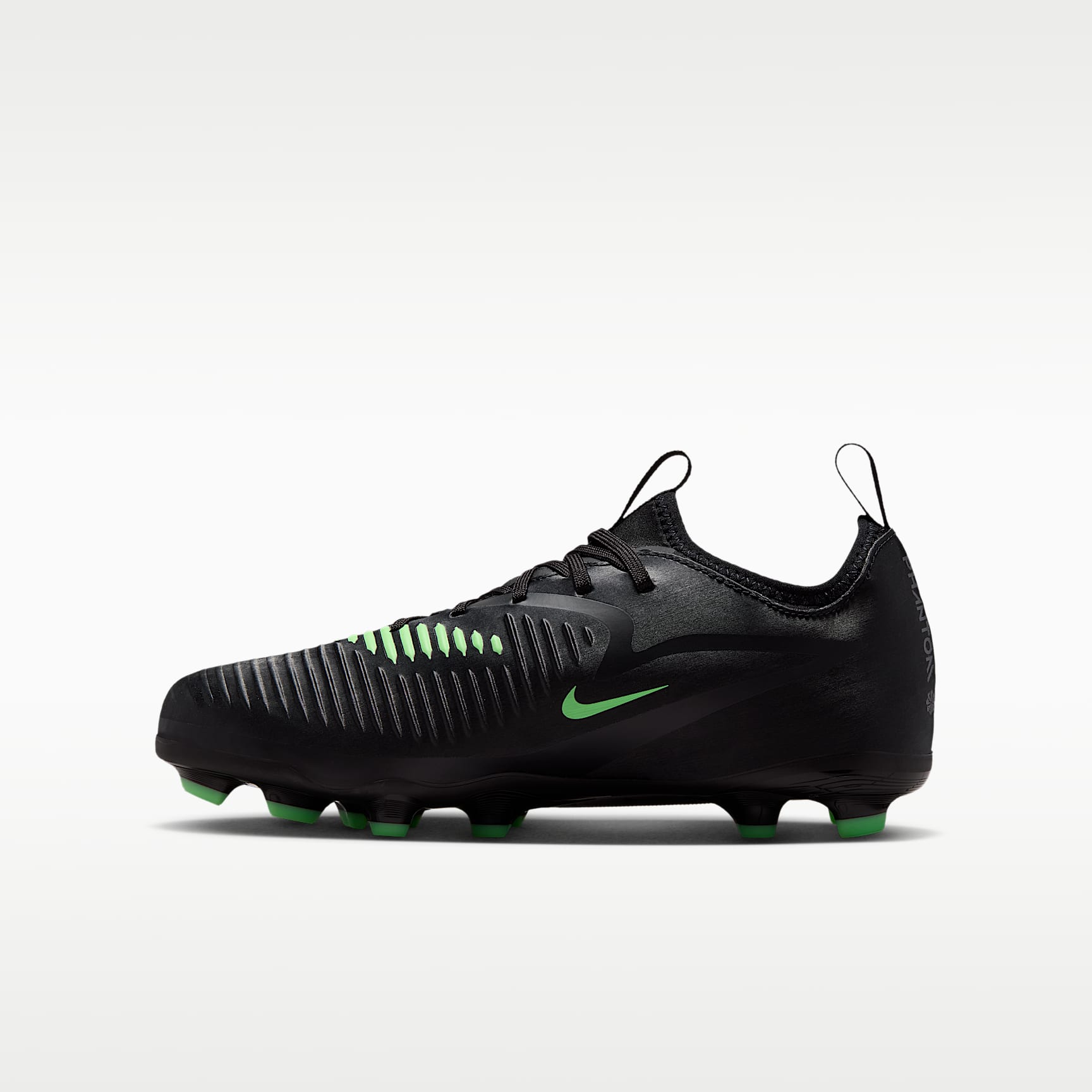 Nike Jr. Phantom 6 Low Academy Big Kids' Multi-Ground Soccer Cleats