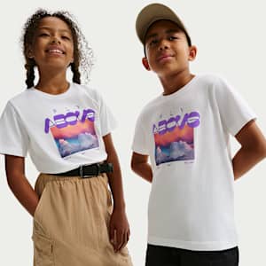 Nike Sportswear Older Kids' T-Shirt