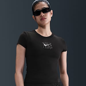 Nike Sportswear Women's Slim Short-Sleeve Graphic T-Shirt