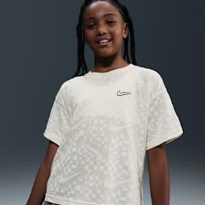 Nike Sportswear Older Kids' (Girls') T-Shirt