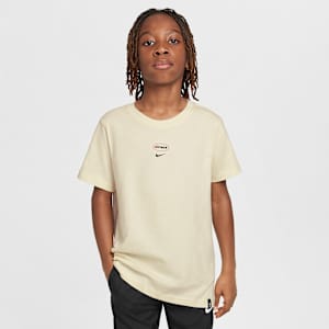 Liverpool F.C. Air Max Older Kids' Nike Football T-Shirt