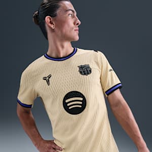 FC 바르셀로나 2025/26 매치 어웨이 남성 코비 드라이 핏 ADV 축구 어센틱 저지