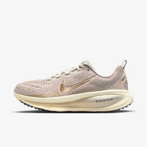 Nike Vomero 18 SE 女款路跑鞋