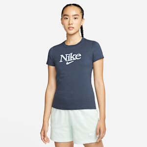 Nike Sportswear 女款 T 恤