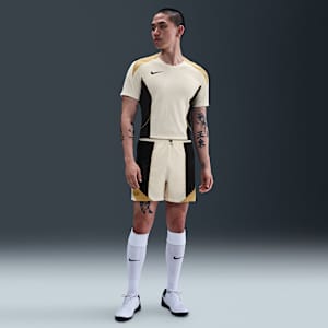 ナイキ ストライク＋ メンズ Dri-FIT 13cm サッカーショートパンツ