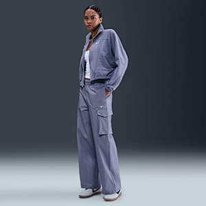 Pants cargo de tiro medio para mujer Nike Sportswear Everything Wovens