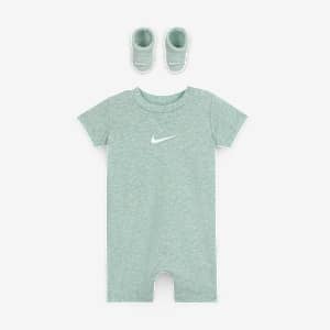 Conjunto de mameluco y botines Nike Baby Essentials
