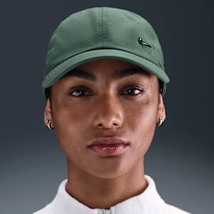 Nike Dri-FIT Club Unstructured Metal Swoosh Cap