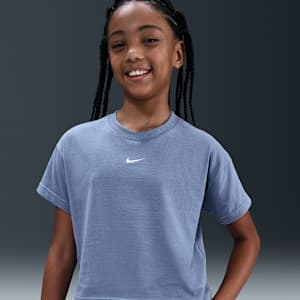Nike Sportswear Essential Older Kids' (Girls') T-Shirt