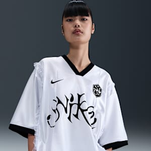 Nike Sportswear Women's Short-Sleeve Graphic Jersey Top
