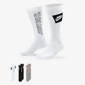 Nike Sportswear Everyday Essential Crew Socks (3 Pairs)