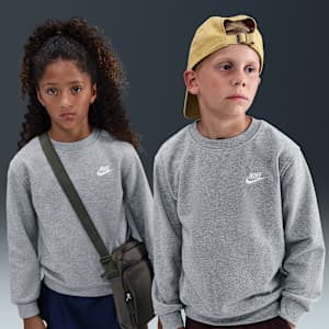 Nike Sportswear Club Fleece Older Kids' Crew-Neck Sweatshirt