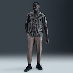 Nike Form vielseitige Hose mit schmal zulaufender Passform und für Herren