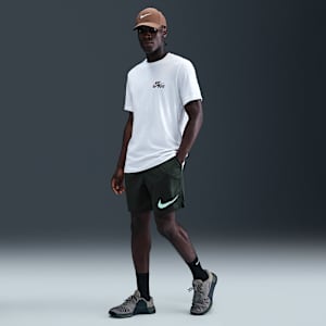 Shorts versátiles Dri-FIT de 18 cm sin forro para hombre Nike Totality