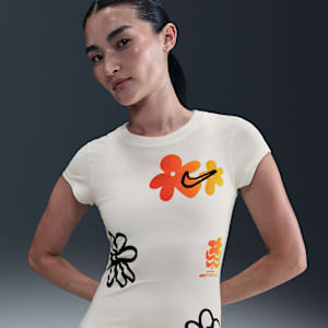 Nike Sportswear Women's Tight Short-Sleeve Graphic T-Shirt