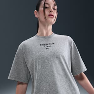 Playera de corte cuadrado para mujer Nike Cheer