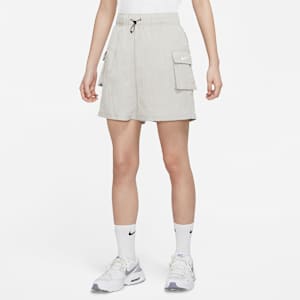 Nike Sportswear Essential Women's Woven High-Rise Shorts