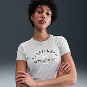 Nike Sportswear Phoenix Women's Slim Graphic T-Shirt