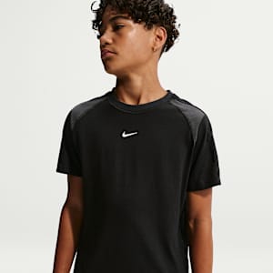 Nike Sportswear City Utility Older Kids' Short-Sleeve Top