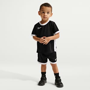 Conjunto de 2 piezas con shorts Dri-FIT Academy infantil Nike
