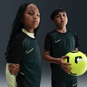 Nike Academy Older Kids' Dri-FIT Football Top
