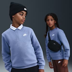 ナイキ スポーツウェア クラブ フリース ジュニアスウェットシャツ
