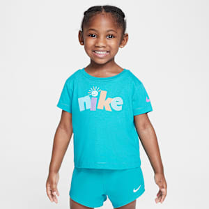 Playera con gráfico infantil Nike Sunny Swoosh