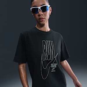Playera de manga corta con gráfico oversized para mujer Nike After Dark Tour