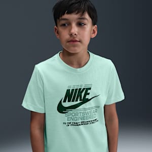 Nike Sportswear Older Kids' T-Shirt