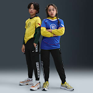 Nike Sportswear Club Fleece Older Kids' Cargo Trousers