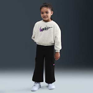 Conjunto de sudadera de cuello redondo sin cierre y pants cargo de French Terry infantil Nike