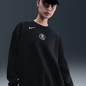 Damska piłkarska bluza dresowa z półokrągłym dekoltem o kroju oversize Nike Total 90 Chelsea F.C. Phoenix Fleece (wersja trzecia)