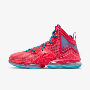 Scarpa da basket LeBron 19