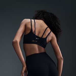 Gepolsterter Nike Zenvy Strappy Sport-BH mit leichtem Halt